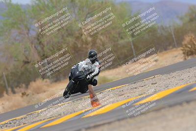 media/Sep-10-2022-SoCal Trackdays (Sat) [[a5bf35bb4a]]/Turn 6 (1140am)/